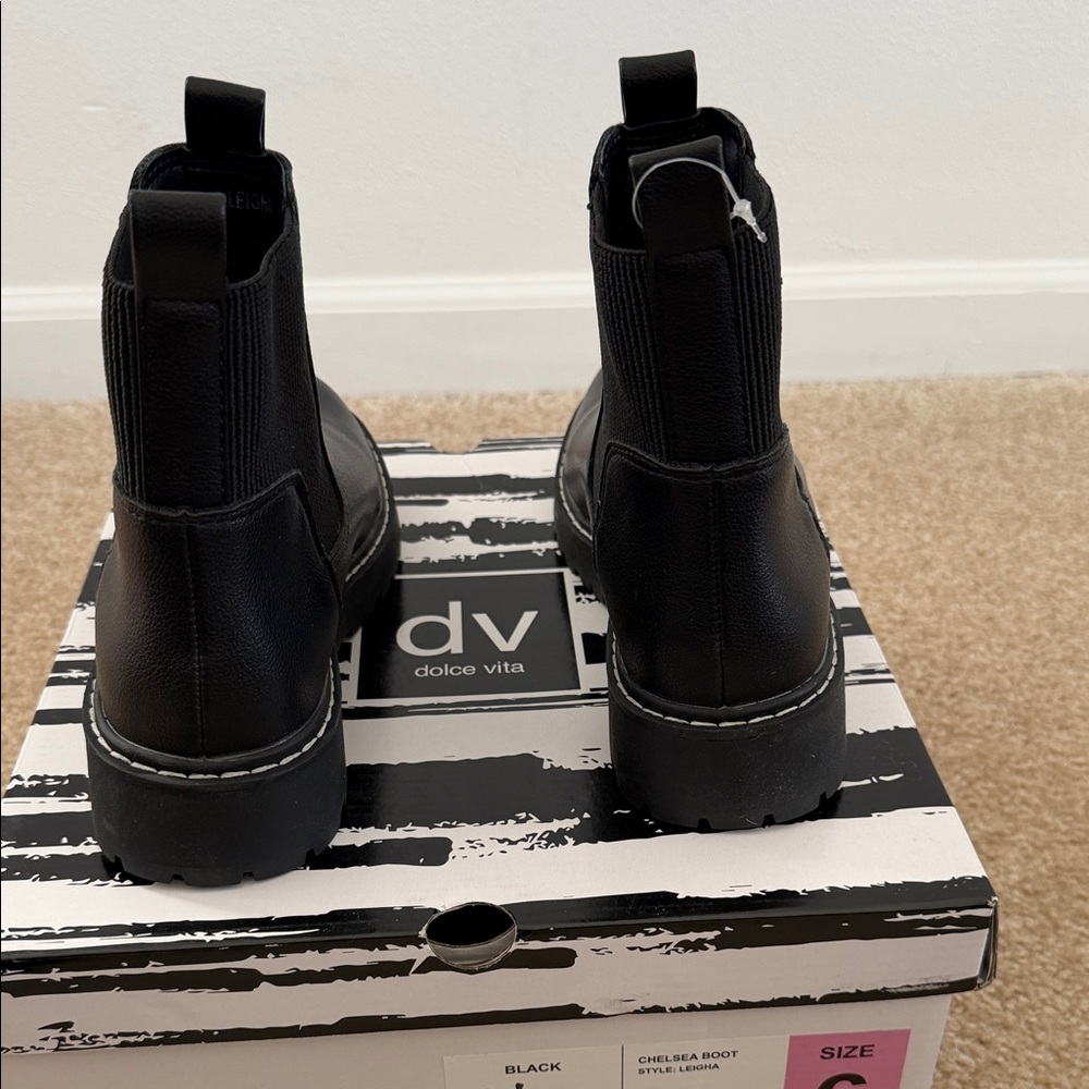 Dolce Vita Leigha Chelsea Black Boots Womens Size 6 - Picture 3 of 9